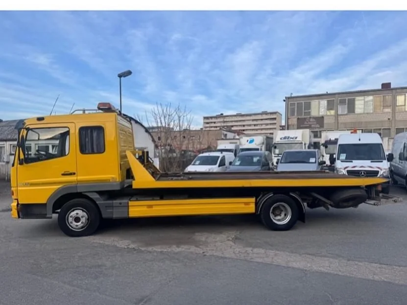 Mercedes-Benz Atego plancha de auxilio